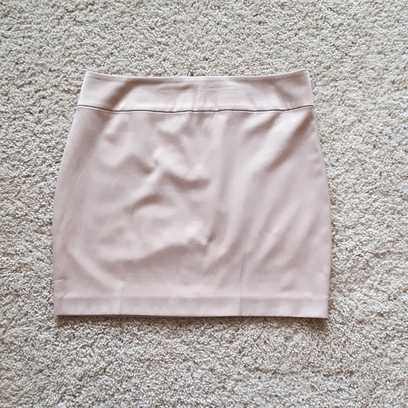 Forever 21 Dresses & Skirts - Cute everyday tan mini skirt